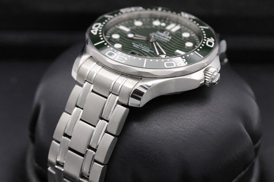 Omega Seamaster Diver 300m 210.32.42.20.10.001 Image 2